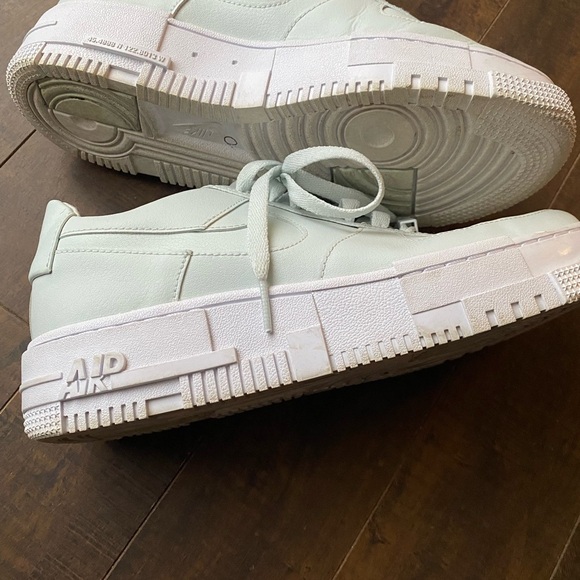 Nike Air Force 1 Pixel Ghost Aqua sneakers - Picture 6 of 10